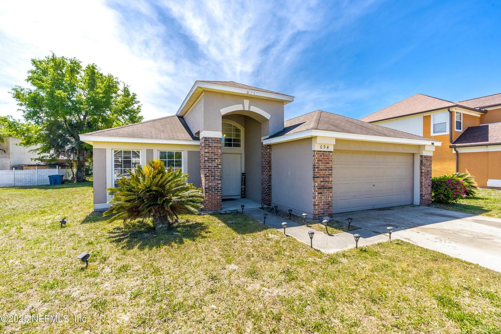 694 CHERRY BARK Drive N, Jacksonville, FL 32218