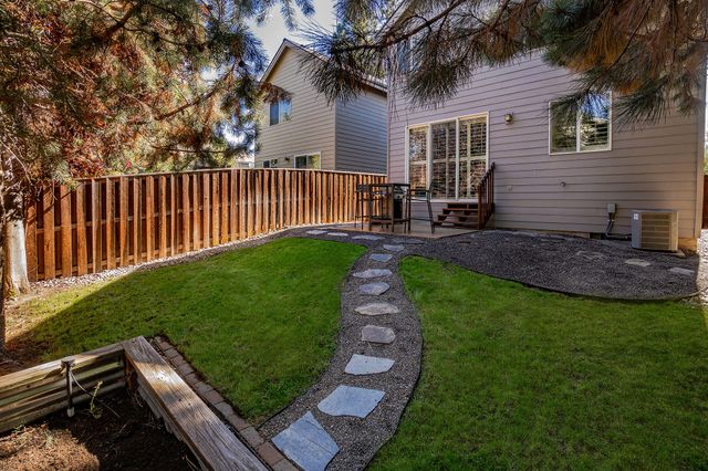 19548 Salmonberry Court, Bend, OR 97702