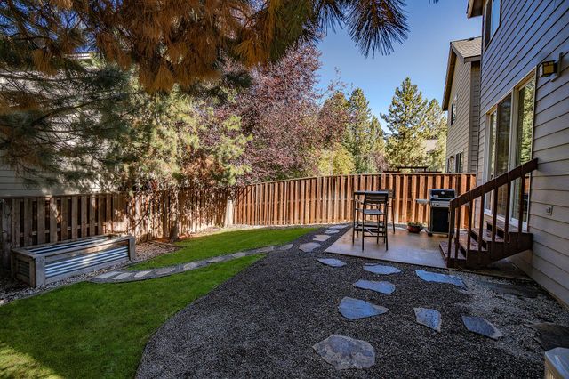 19548 Salmonberry Court, Bend, OR 97702
