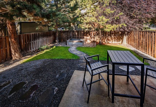 19548 Salmonberry Court, Bend, OR 97702