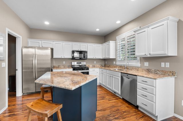 19548 Salmonberry Court, Bend, OR 97702