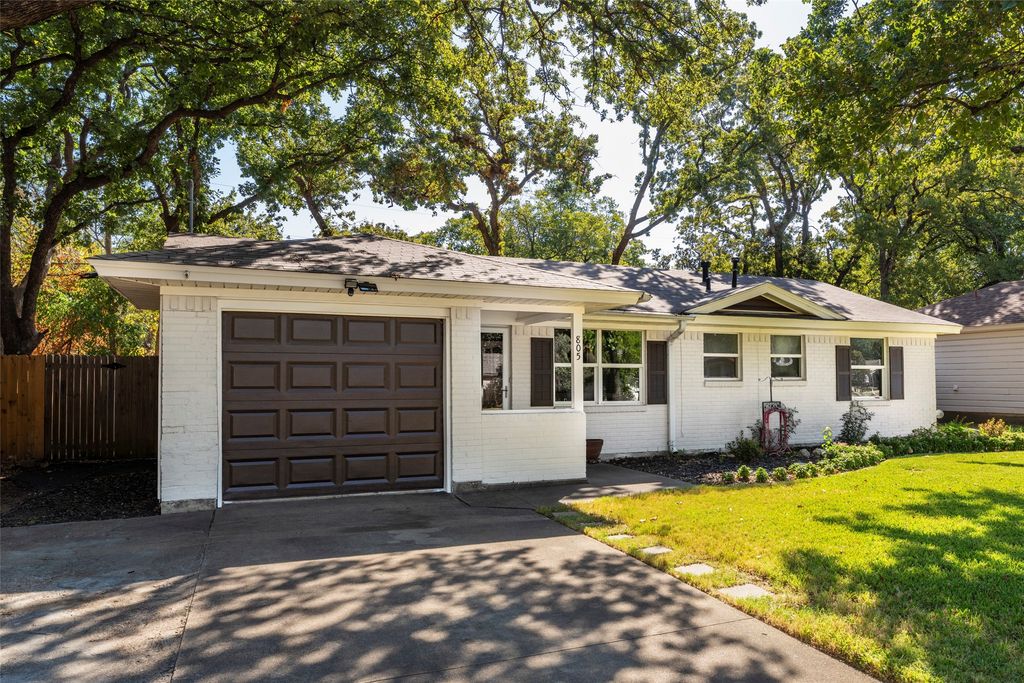 805 Clover Park Drive, Arlington, TX 76013 — photo 3