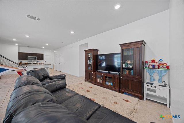 133 Hammond Court, Jarrell, TX 76537