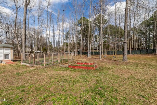 1012 Sawyer Creek Drive, Zebulon, NC 27597