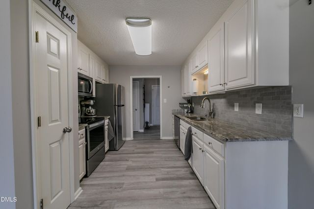 1012 Sawyer Creek Drive, Zebulon, NC 27597