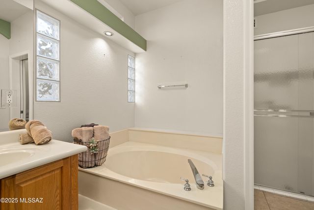 65781 E Rose Crest Drive, Saddlebrooke, AZ 85739