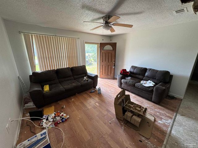 7805 Herrington Dr, Pensacola, FL 32534