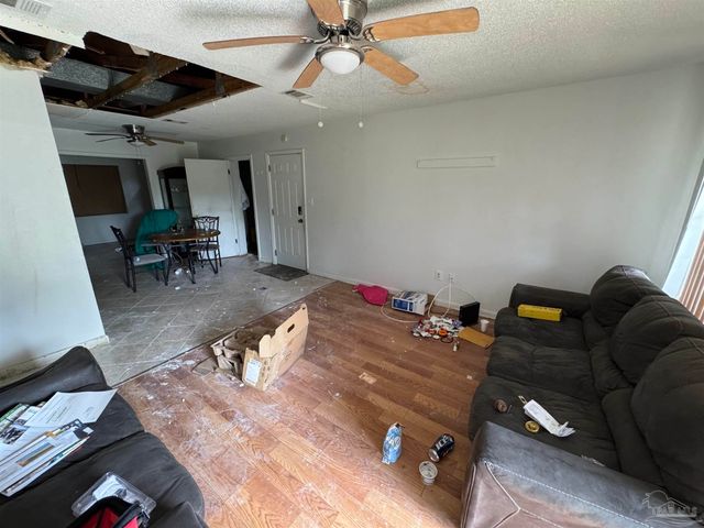 7805 Herrington Dr, Pensacola, FL 32534