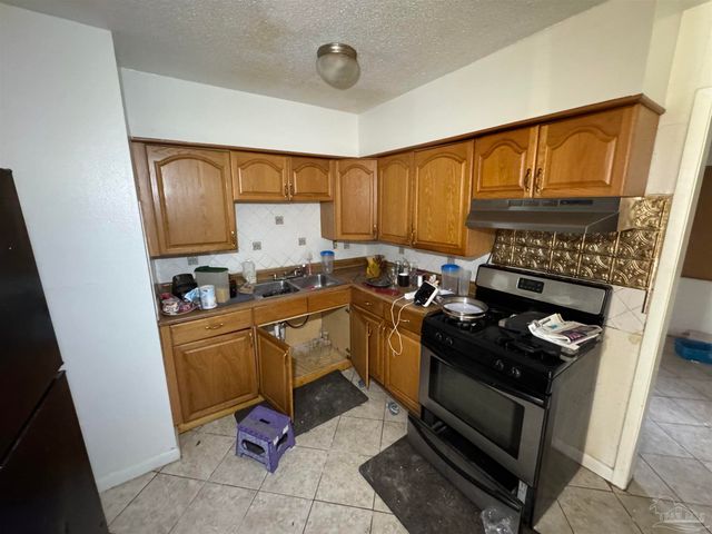 7805 Herrington Dr, Pensacola, FL 32534