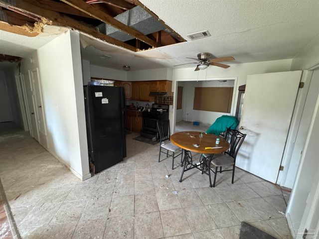 7805 Herrington Dr, Pensacola, FL 32534
