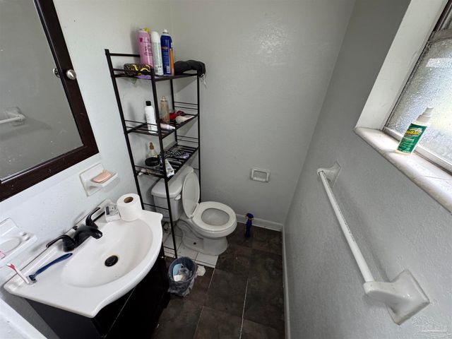 7805 Herrington Dr, Pensacola, FL 32534