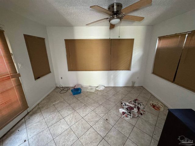 7805 Herrington Dr, Pensacola, FL 32534