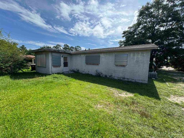 7805 Herrington Dr, Pensacola, FL 32534