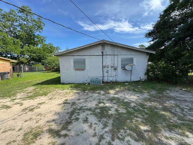 7805 Herrington Dr, Pensacola, FL 32534