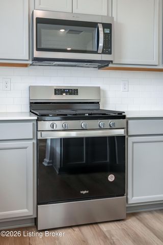 16909 Aiken Ridge Cir, Louisville, KY 40245