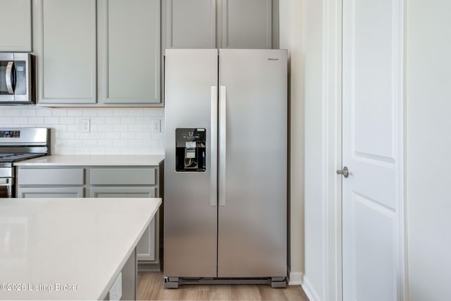 16909 Aiken Ridge Cir, Louisville, KY 40245