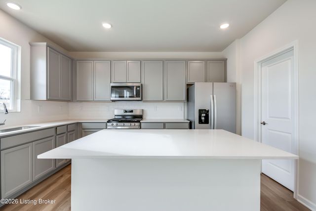 16909 Aiken Ridge Cir, Louisville, KY 40245