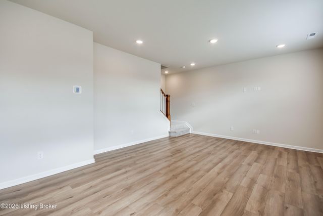 16909 Aiken Ridge Cir, Louisville, KY 40245