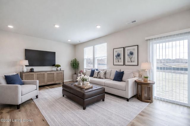 16909 Aiken Ridge Cir, Louisville, KY 40245