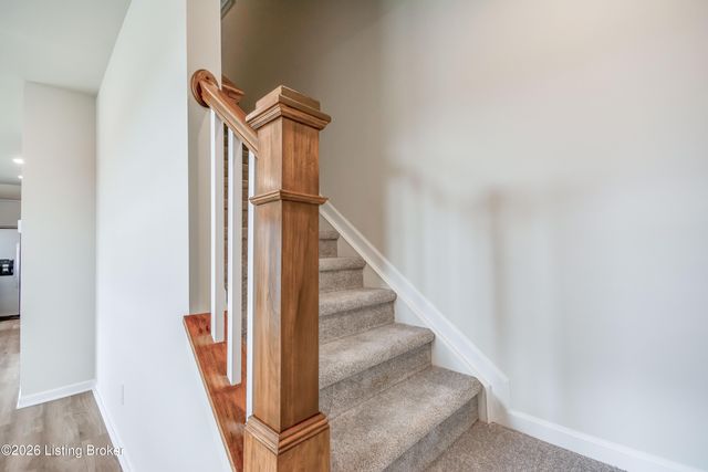 16909 Aiken Ridge Cir, Louisville, KY 40245