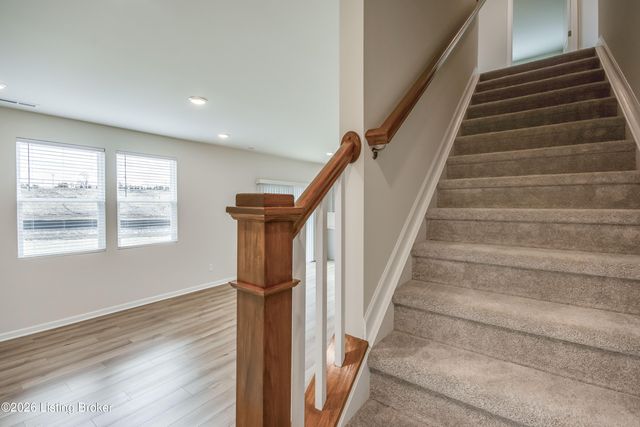 16909 Aiken Ridge Cir, Louisville, KY 40245