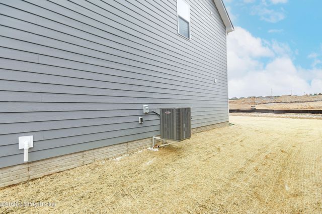 16909 Aiken Ridge Cir, Louisville, KY 40245