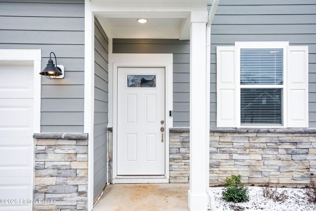 16909 Aiken Ridge Cir, Louisville, KY 40245