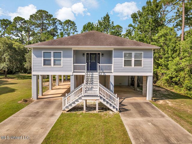 105 Poinsetta Loop, Pass Christian, MS 39571