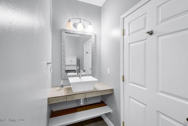 105 Poinsetta Loop, Pass Christian, MS 39571