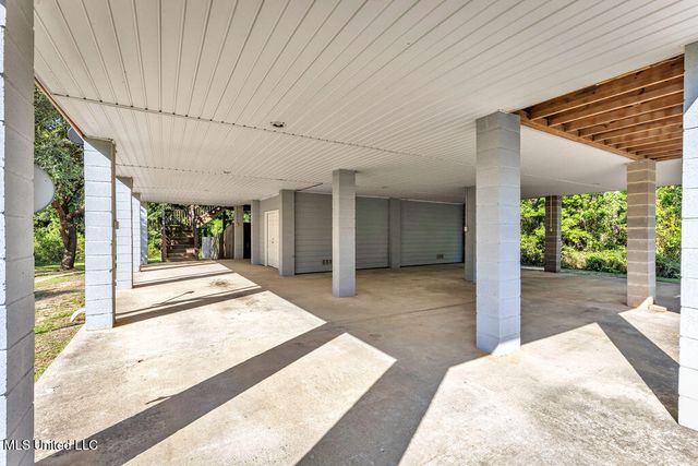 105 Poinsetta Loop, Pass Christian, MS 39571