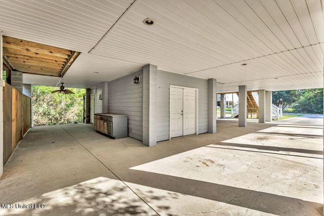 105 Poinsetta Loop, Pass Christian, MS 39571