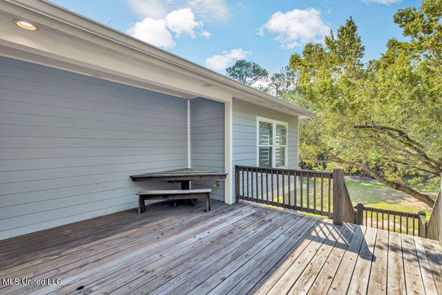 105 Poinsetta Loop, Pass Christian, MS 39571
