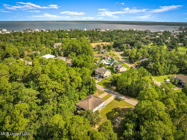105 Poinsetta Loop, Pass Christian, MS 39571