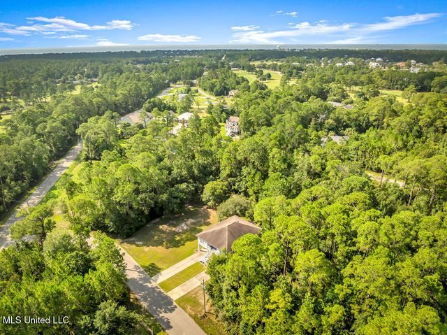 105 Poinsetta Loop, Pass Christian, MS 39571