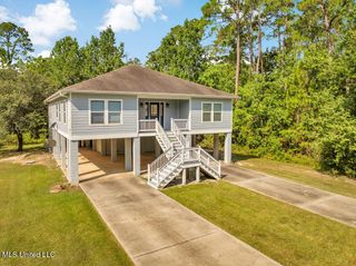 105 Poinsetta Loop, Pass Christian, MS 39571
