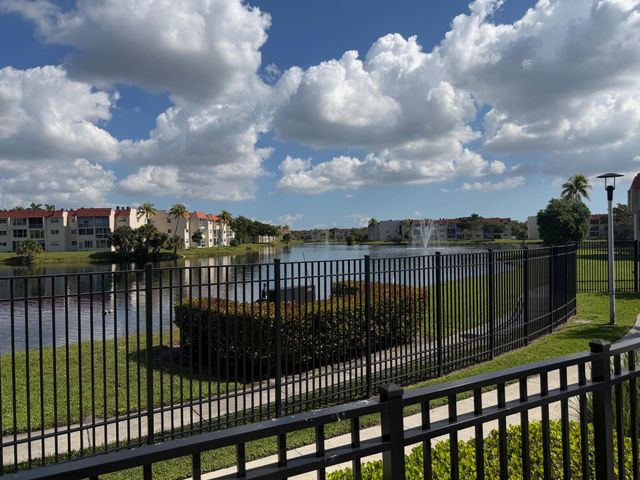 2950 Sunrise Lakes Drive W 305, Sunrise, FL 33322