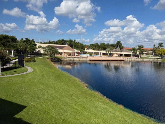 2950 Sunrise Lakes Drive W 305, Sunrise, FL 33322