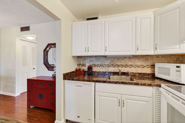 2073 Cambridge D, Deerfield Beach, FL 33442