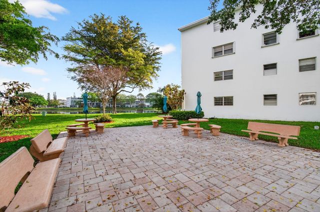 2073 Cambridge D, Deerfield Beach, FL 33442