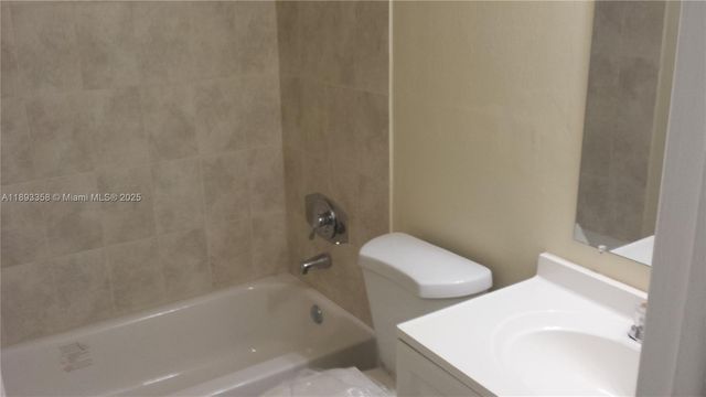 11925 NE 2nd Ave B116, North Miami, FL 33161