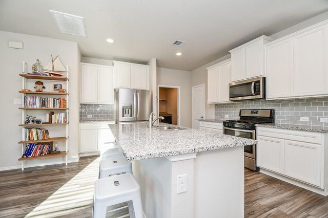 16868 Pink Wintergreen Drive, Conroe, TX 77385