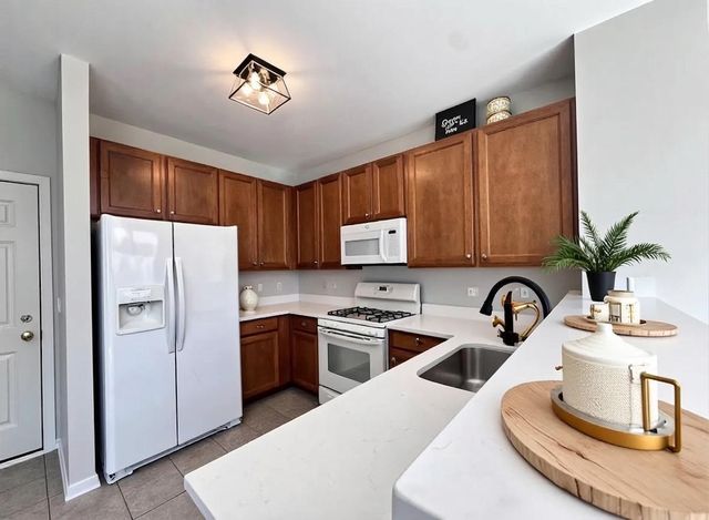 2266 Pembridge Drive, Lake In The Hills, IL 60156