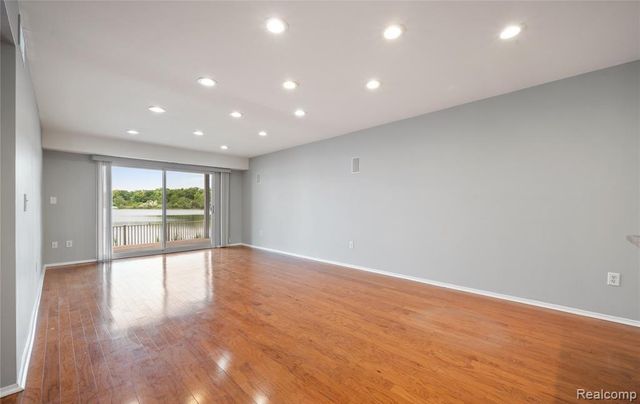 1974 Klingensmith Road, Bloomfield Hills, MI 48302