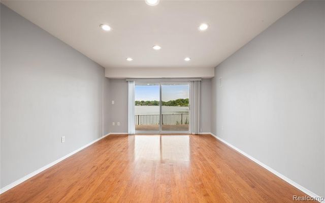 1974 Klingensmith Road, Bloomfield Hills, MI 48302