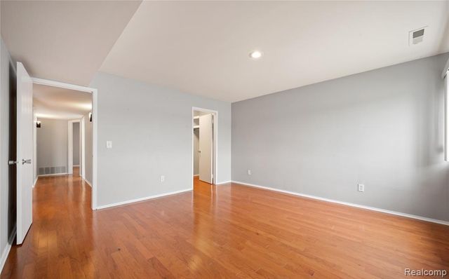 1974 Klingensmith Road, Bloomfield Hills, MI 48302