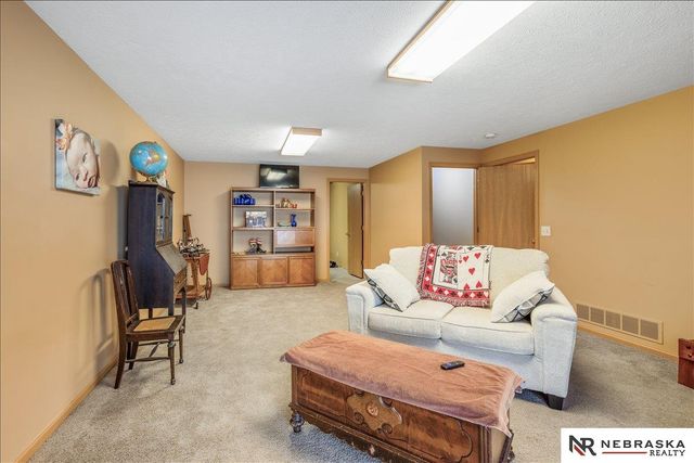 5605 N 26th Place, Lincoln, NE 68521