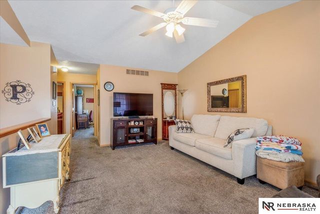 5605 N 26th Place, Lincoln, NE 68521