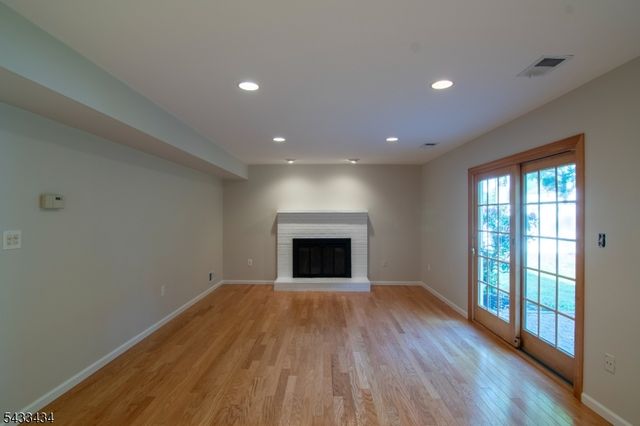 8 Liberty Ln, Franklin Twp., NJ 08873