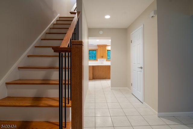 8 Liberty Ln, Franklin Twp., NJ 08873