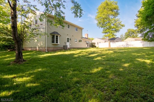 8 Liberty Ln, Franklin Twp., NJ 08873